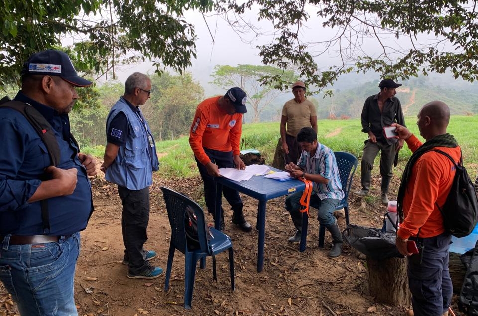 Firmantes de paz entregan tres nuevas áreas libres de sospecha de minas antipersonal en La Montañita, Caquetá